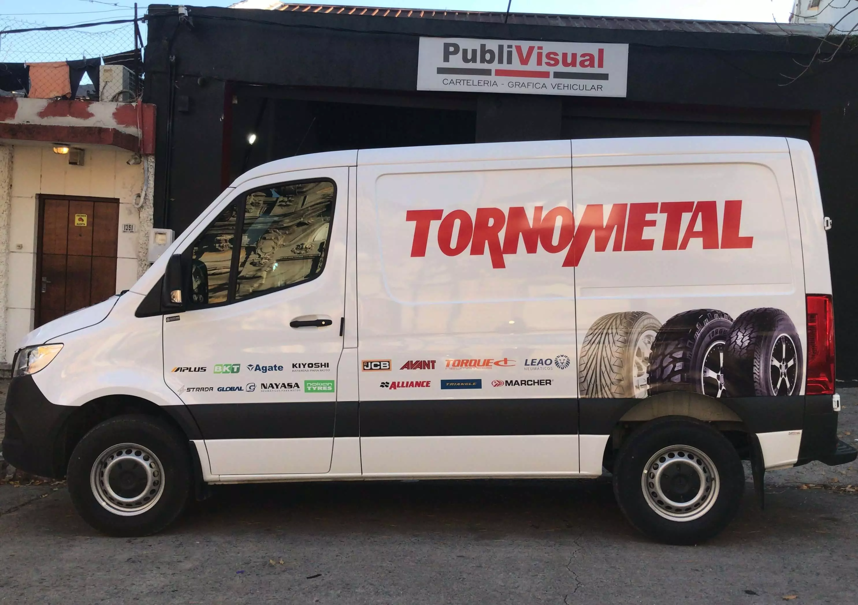 Ploteo de Vinilo de Corte e Impreso